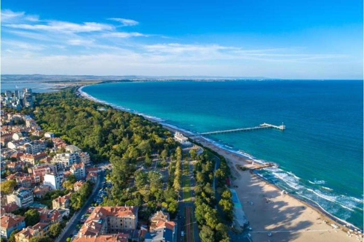 Salt Lake Aparthotel Pomorie Bagian luar foto