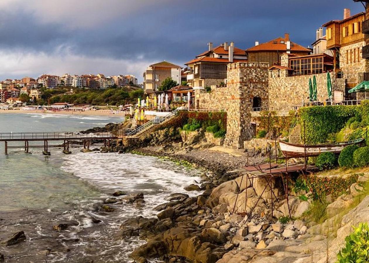 Salt Lake Aparthotel Pomorie Bagian luar foto