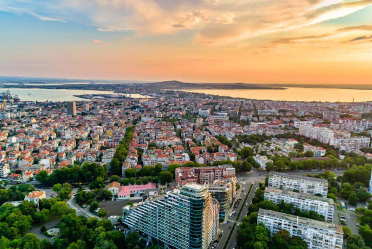 Salt Lake Aparthotel Pomorie Bagian luar foto